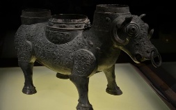 上海青铜器牛尊收藏家(青铜器收藏家联系方式)