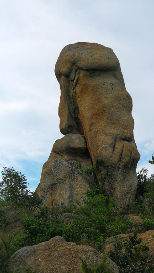 什么山上有奇石(山上挖石头技巧图解)